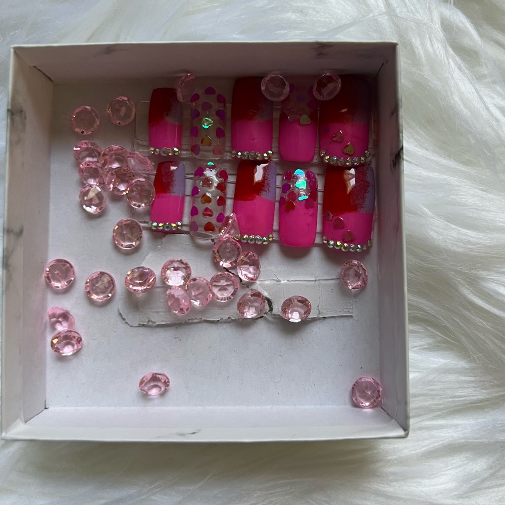 “Love Me” Press On Nail Set